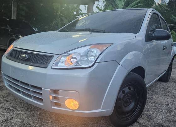 FORD FIESTA 1.0 MPI HATCH 8V FLEX 4P MANUAL FORD FIESTA 1.0 MPI HATCH 8V FLEX 4P MANUAL